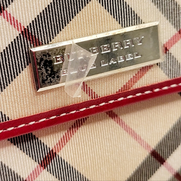Stunning BURBERRY Bifold Wallet Iconic Tartan Plaid NWOT & Plastic on Front Logo - Picture 15 of 15